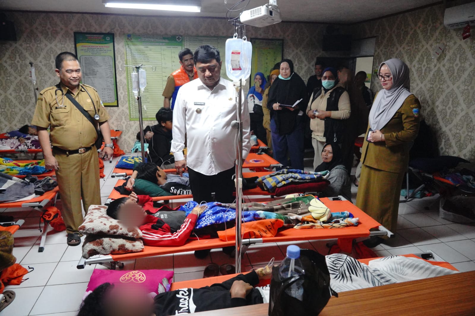 Bupati Garut: Kasus Keracunan Massal Resmi KLB, Pembiayaan Ditanggung Pemkab